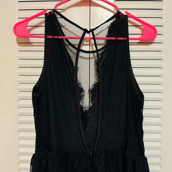 Tobi Lace Black Dress with Mesh Key Hole Back - Picture 5 of 9